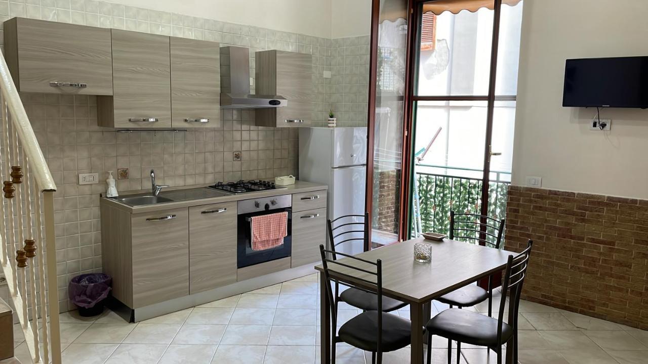 דירות נאפולי Casa Emilia מראה חיצוני תמונה